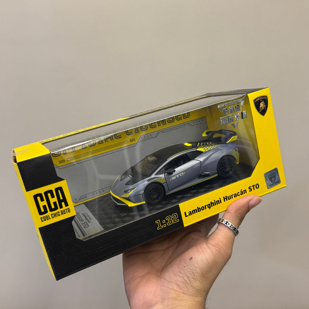 Lamborghini Huracan STO 1:32 scale CCA model